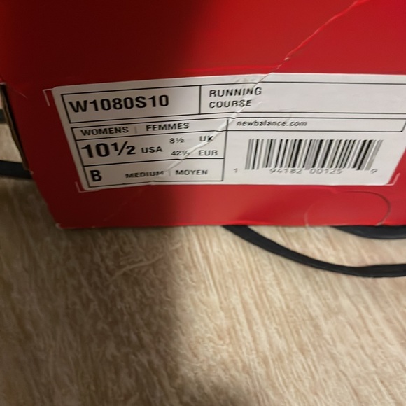 Used New Balance 860  v 11 - Picture 5 of 5